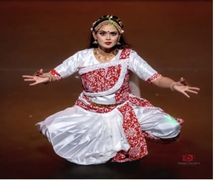 Photo of female Indian classical dancer